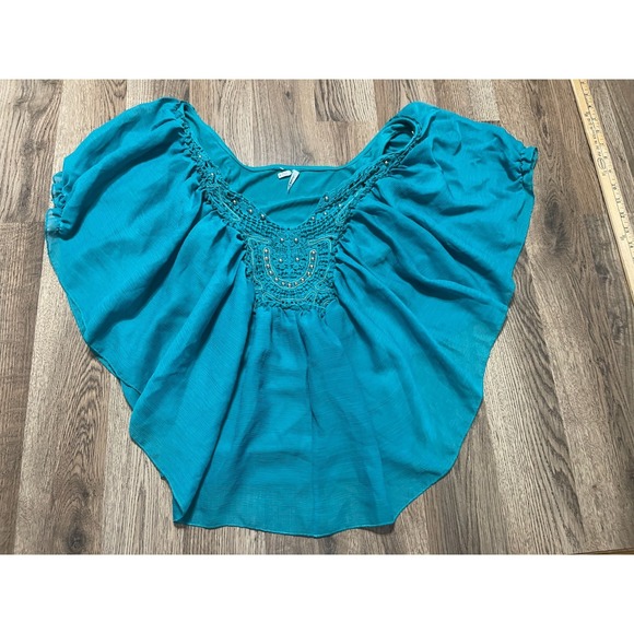 Studio Y Tops - Studio Y Blouse, Women's Size Medium, Green, Beads, Short Sleeve